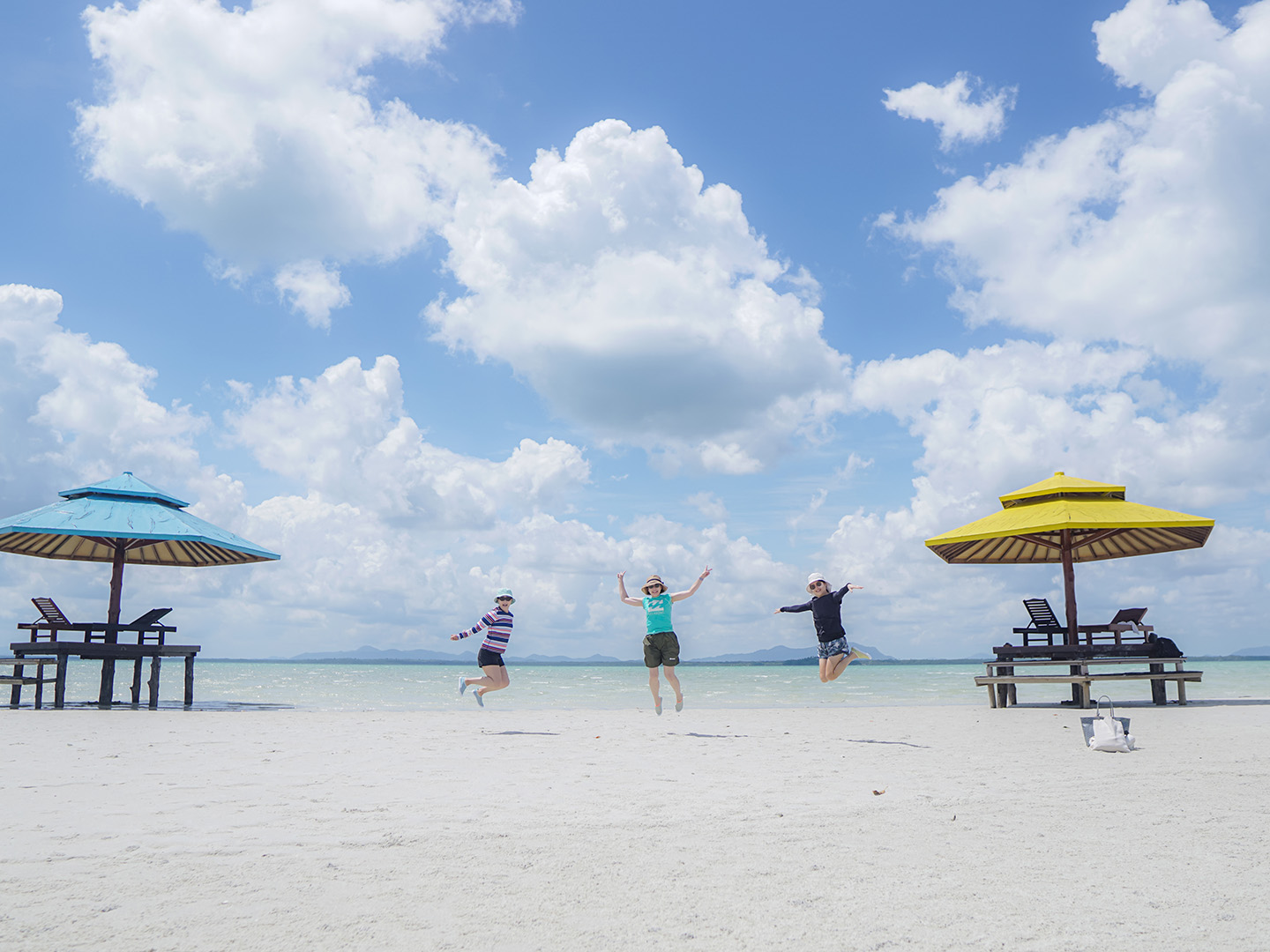 Paket One Day Trip Leebong Island